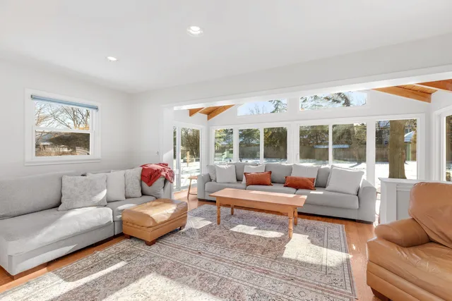 $995,000 | 3255 Westview Drive, Northbrook, IL 60062