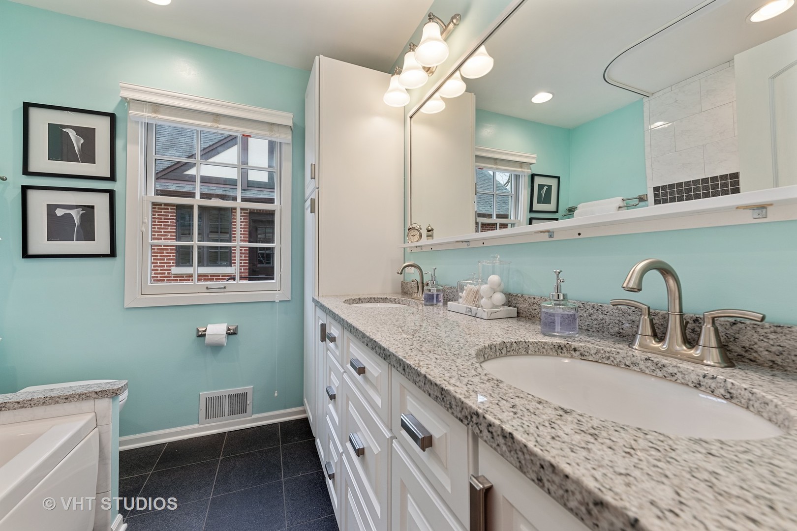 455 Uvedale Court Riverside, IL 60546 - Photo 14 of 31