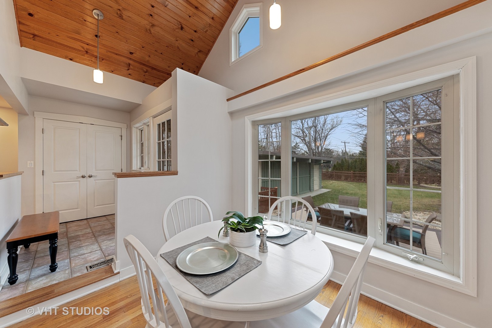 455 Uvedale Court Riverside, IL 60546 - Photo 10 of 31