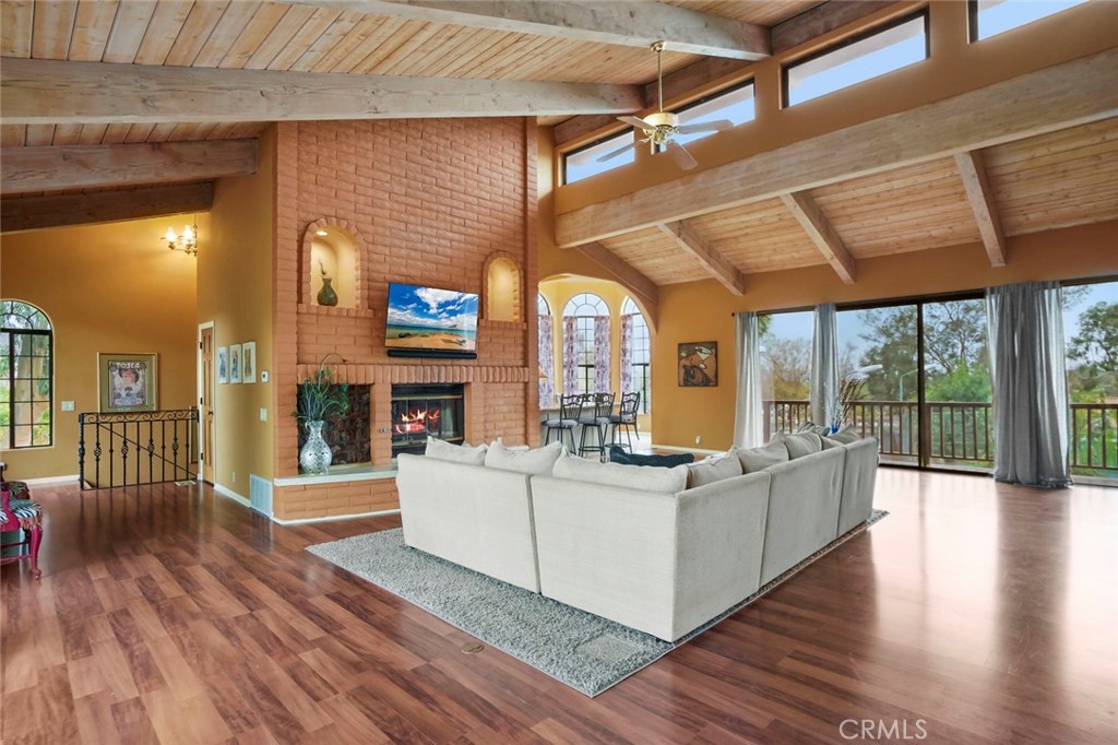 11550 Old Castle Road Valley Center, CA 92082 - Photo 24 of 60 Guest House open & bright space
