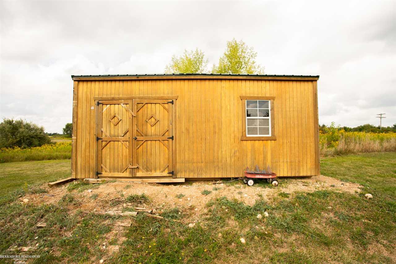6533 Lyons Road Imlay City, MI 48444 - Photo 52 of 75 50008024-51.JPG