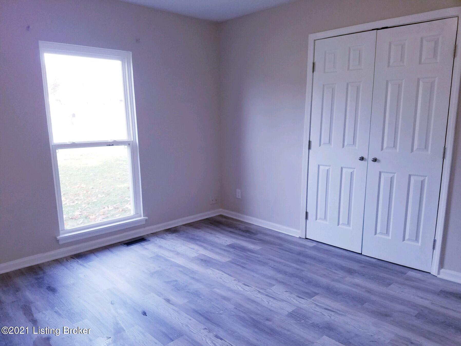 803 Jericho Road La Grange, KY 40031 - Photo 8 of 28 20211119_113111