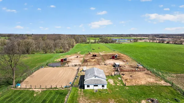 $399,900 | 18990 Rome Road, Addison, MI 49220