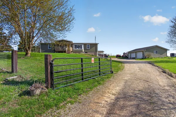 $399,900 | 18990 Rome Road, Addison, MI 49220