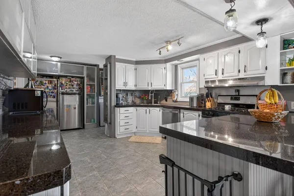$399,900 | 18990 Rome Road, Addison, MI 49220