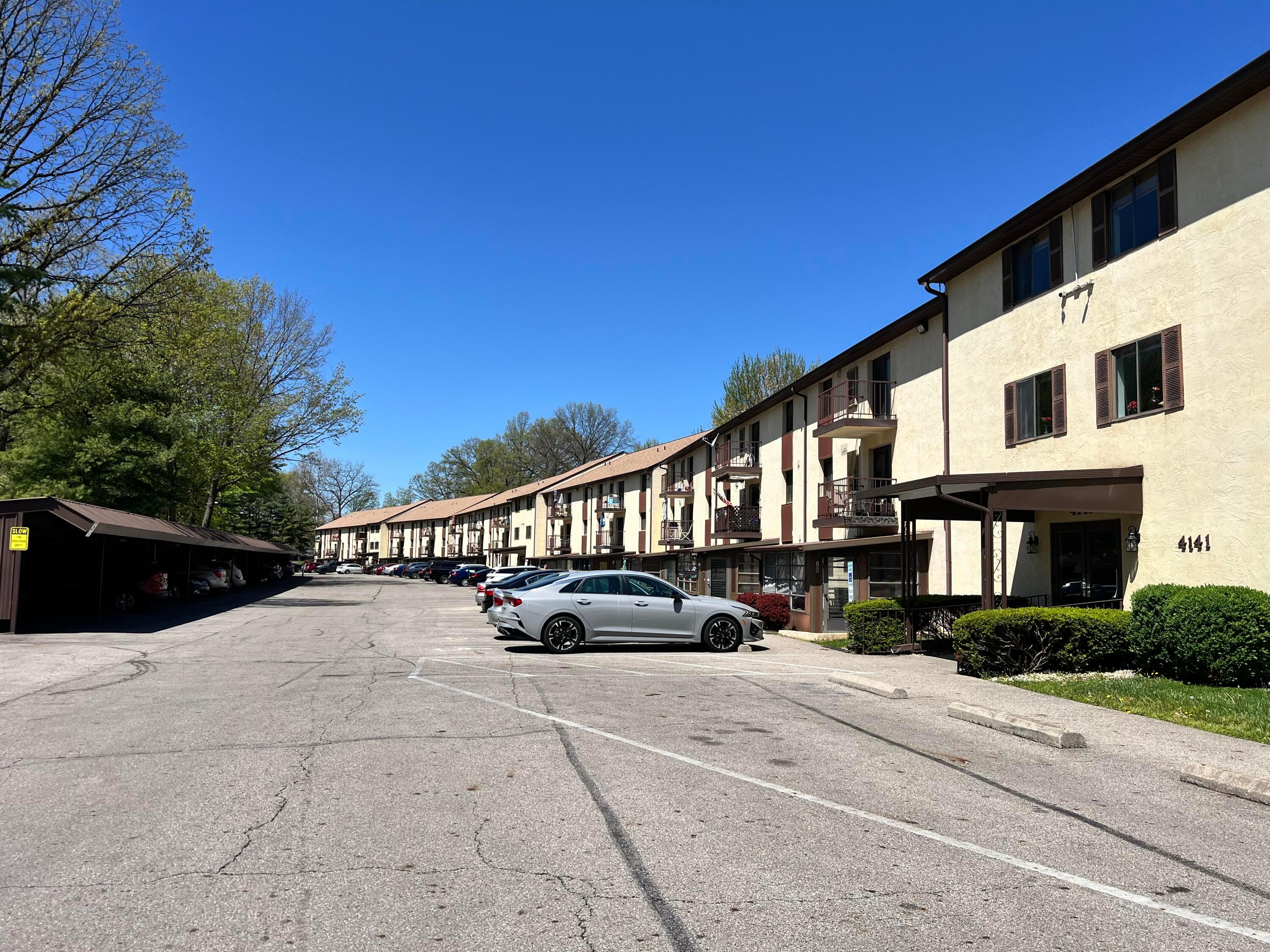 4141 Karl Road, Unit 309 Columbus, OH 43224 - Photo 27 of 27 Parking lot