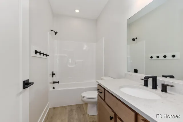 $470,000 | 5548 Albright Avenue Southwest, Unit 22, Grandville, MI 49418