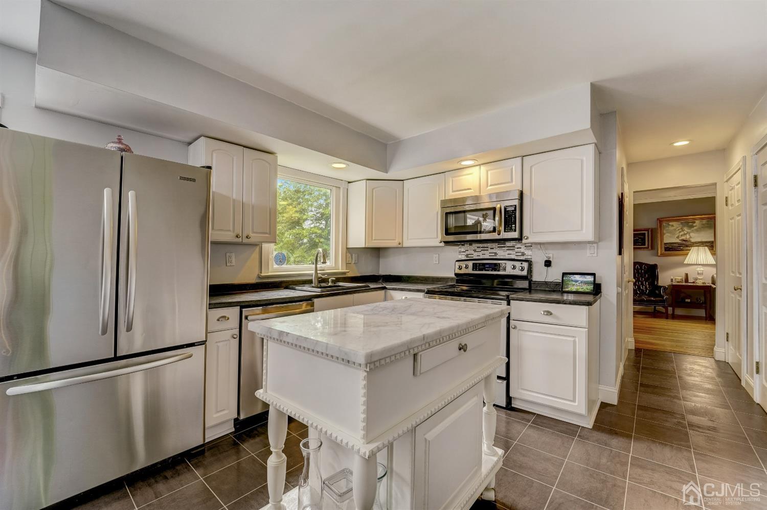74 Rowland Road Cranbury, NJ 08512 - Photo 11 of 39