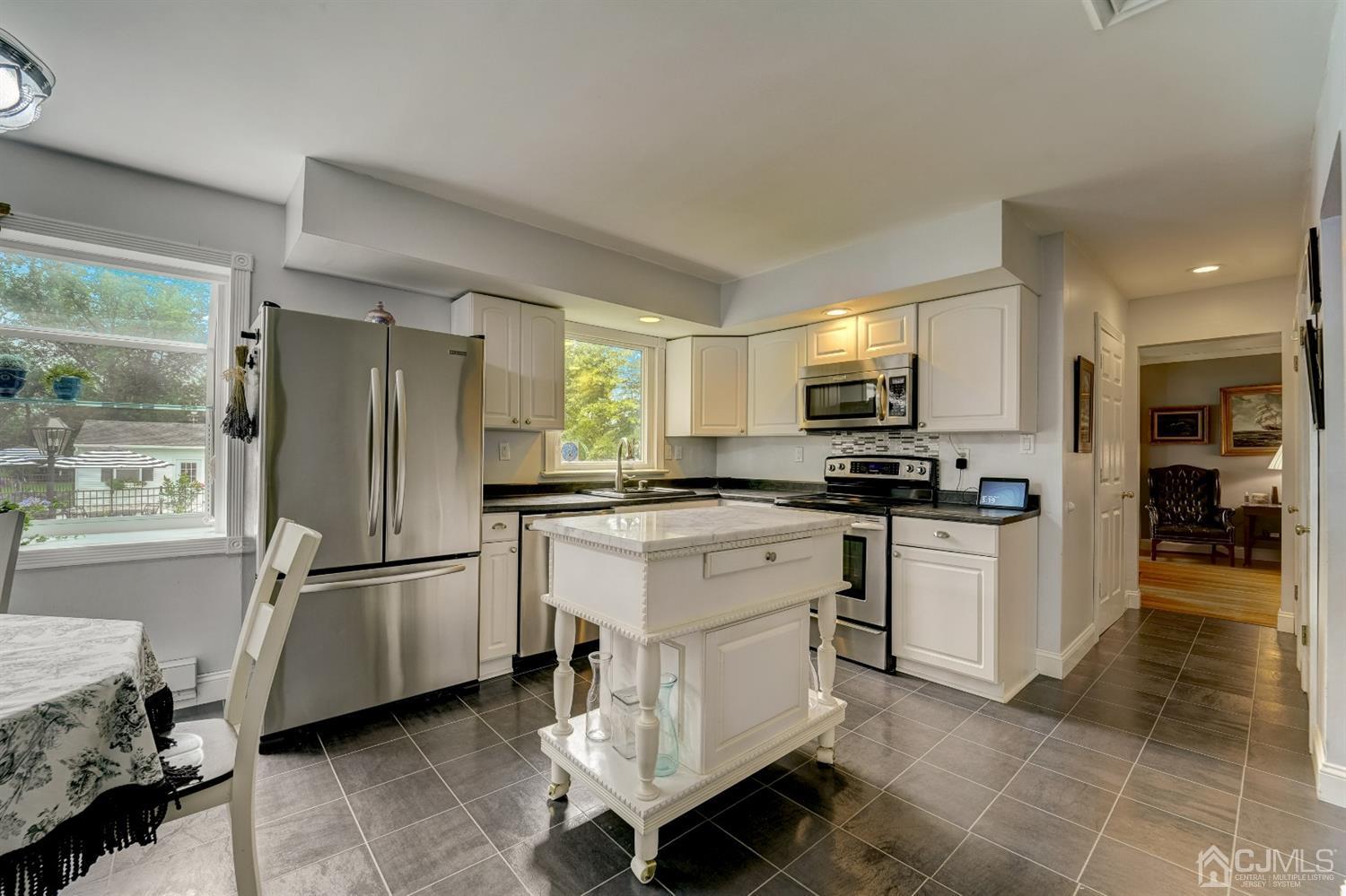 74 Rowland Road Cranbury, NJ 08512 - Photo 9 of 39