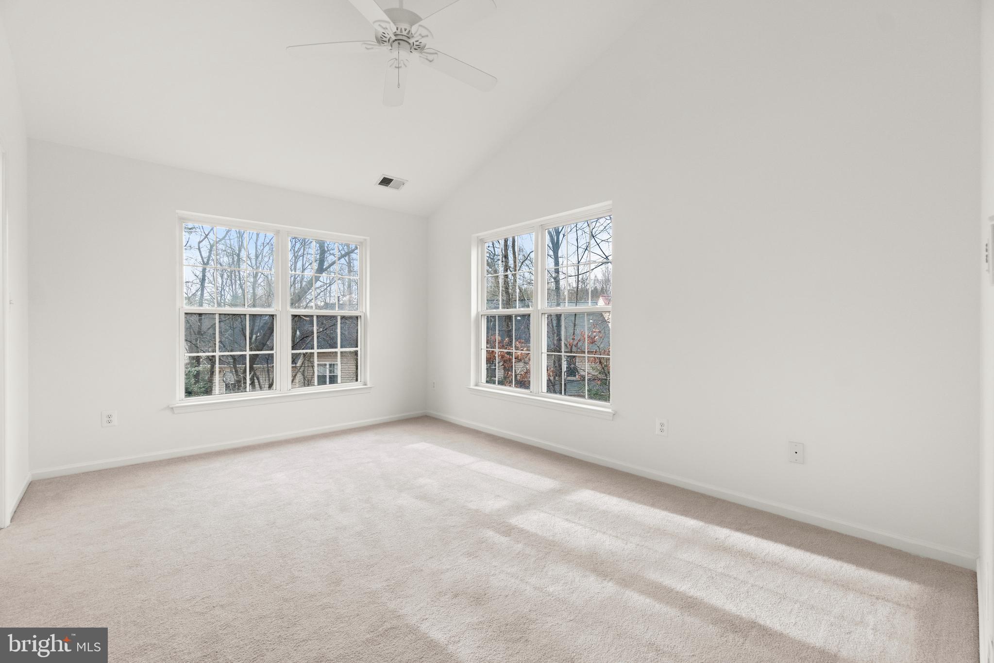 11463 Heritage Commons Way Reston, VA 20194 - Photo 14 of 33 Bedroom #1 w/ Vaulted Ceilings & Walk In Closet