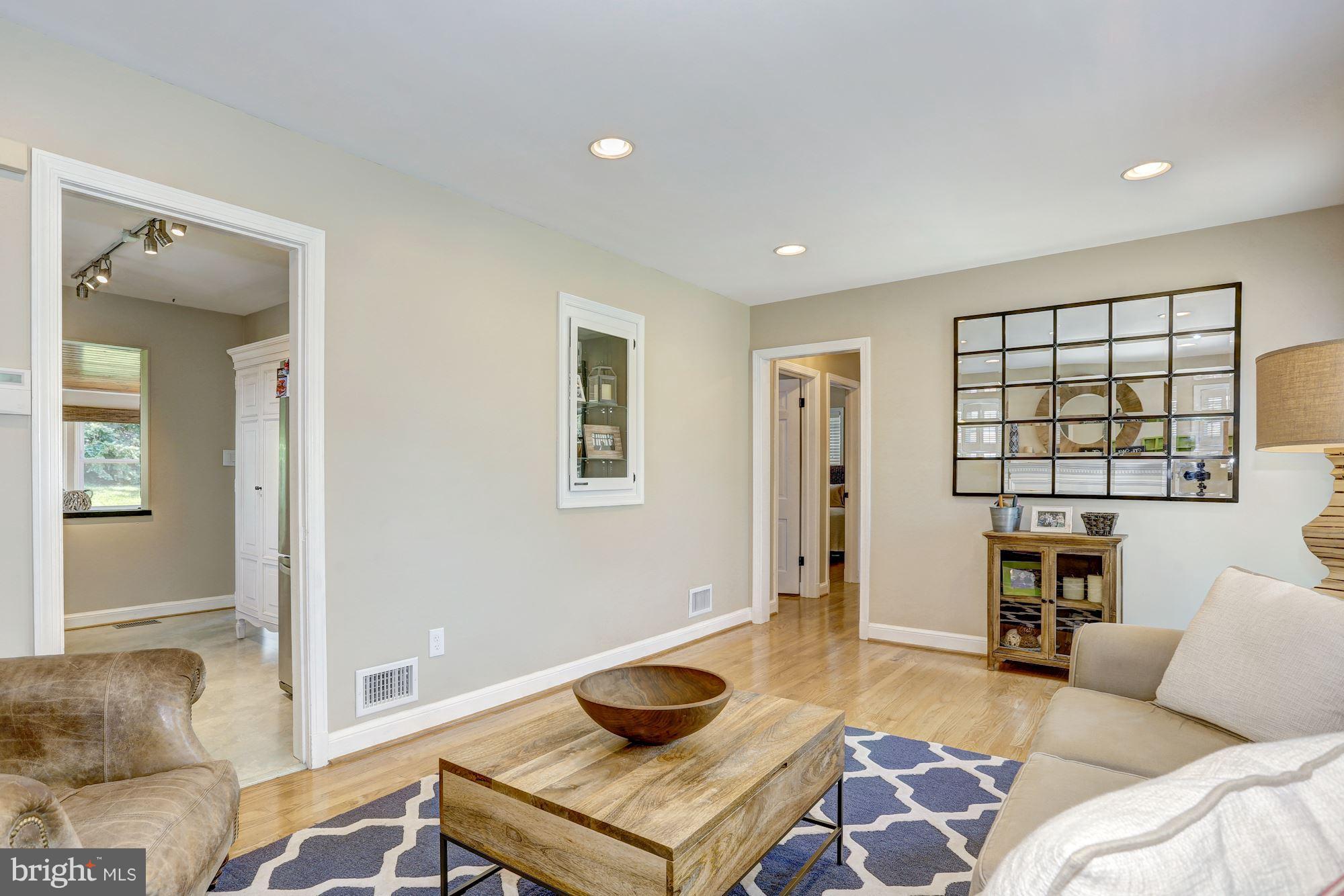4707 Saul Road Kensington, MD 20895 - Photo 5 of 26 Living room