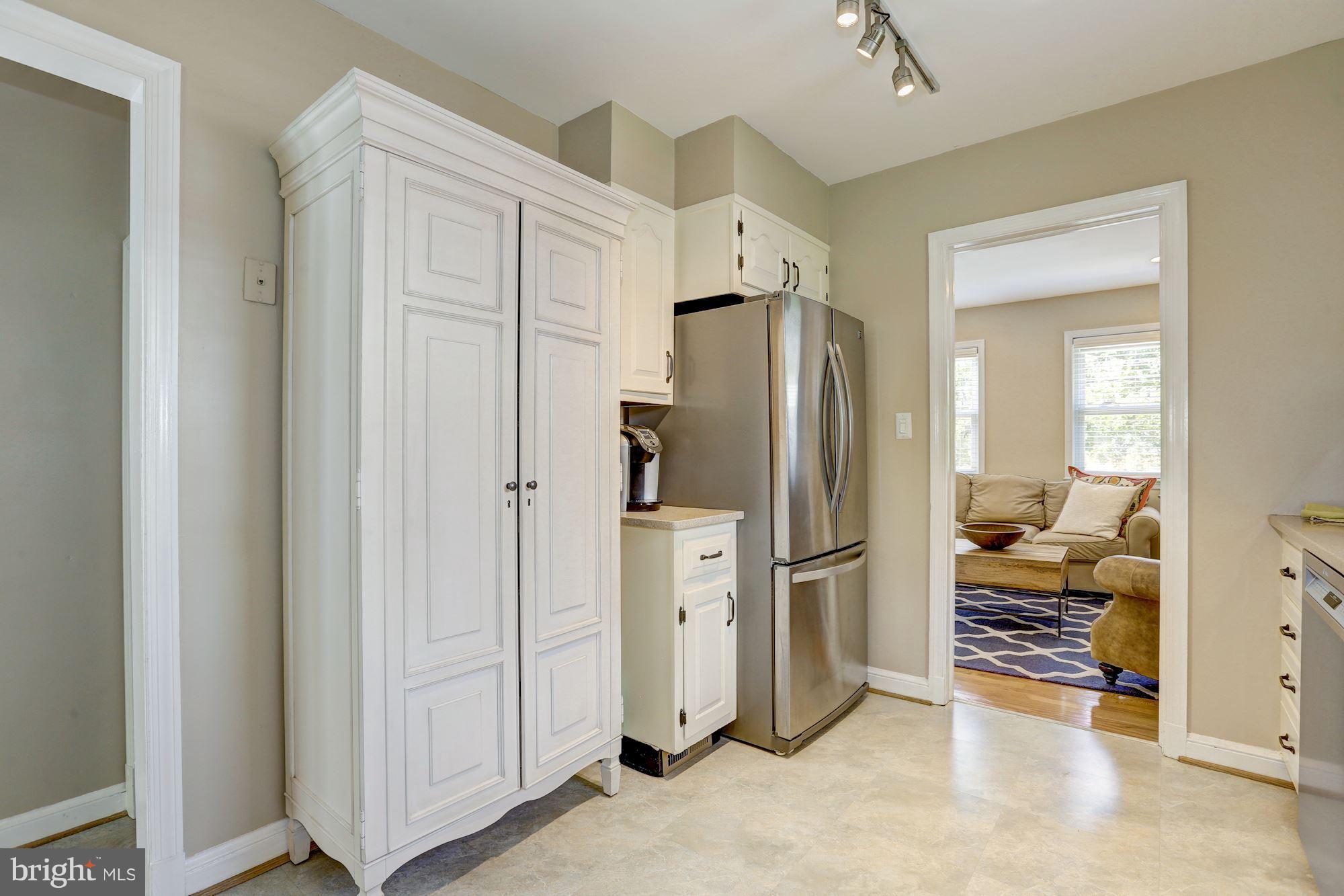 4707 Saul Road Kensington, MD 20895 - Photo 8 of 26 Kitchen