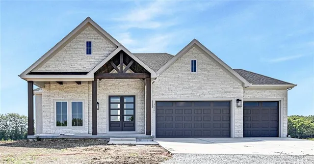 $831,775 | 24621 West 60th Street, Shawnee, KS 66226