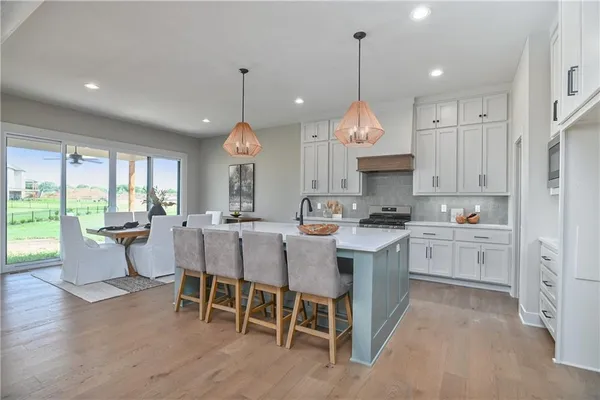 $831,775 | 24621 West 60th Street, Shawnee, KS 66226