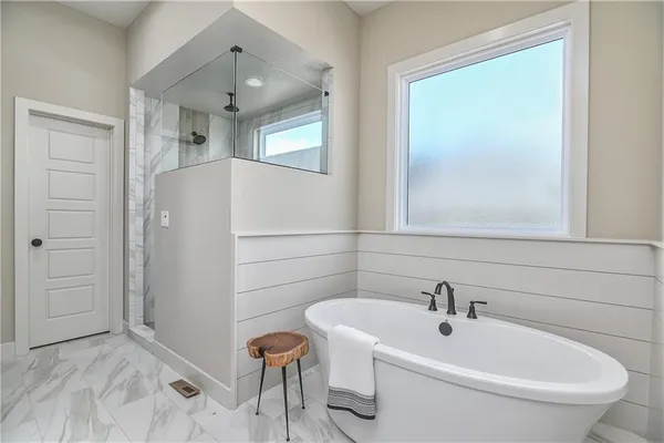 $831,775 | 24621 West 60th Street, Shawnee, KS 66226