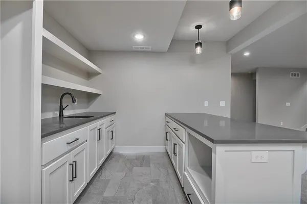 $831,775 | 24621 West 60th Street, Shawnee, KS 66226