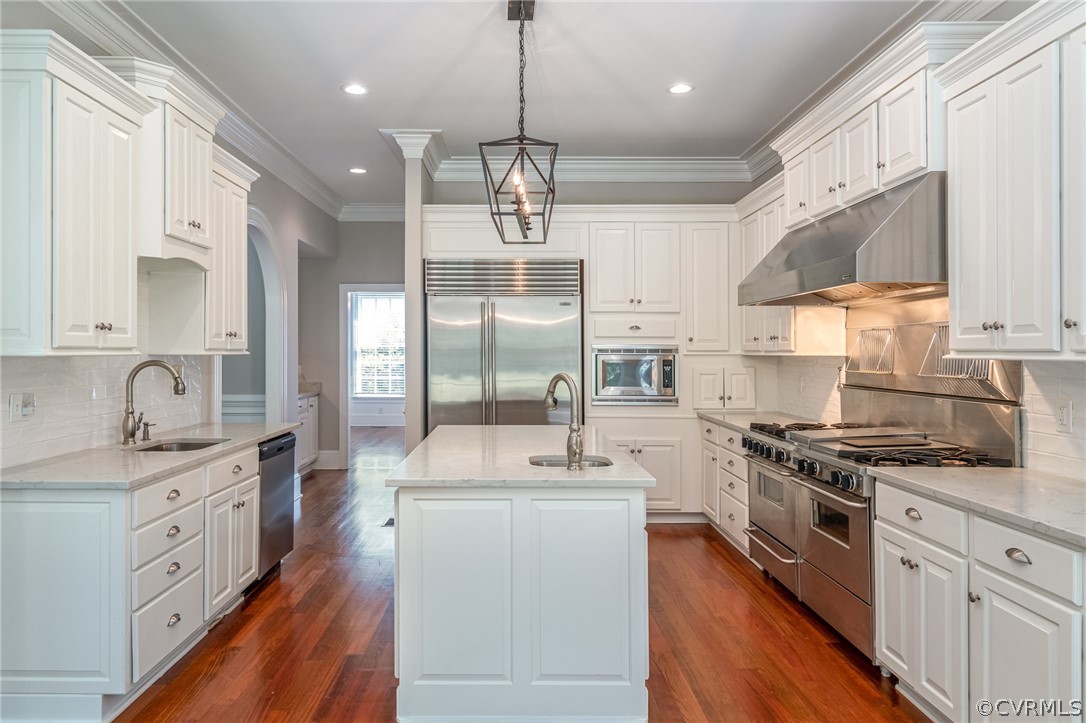 209 Castlerock Williamsburg, VA 23188 - Photo 10 of 31 a kitchen with stainless steel appliances a sink stove and refrigerator