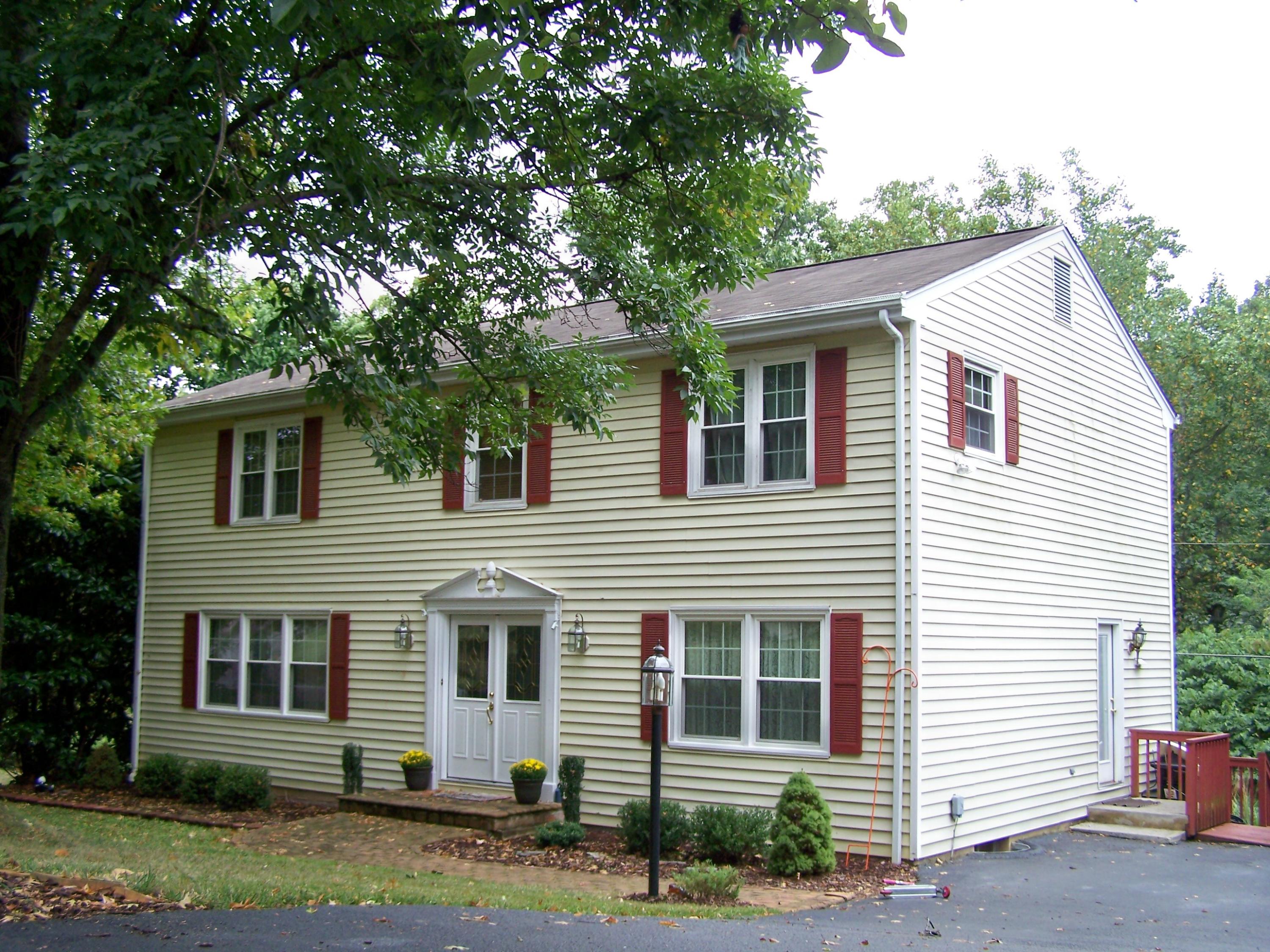 3260 Longhorn Road Roanoke, VA 24018 - Photo 1 of 41 3260 Longhorn Road, Roanoke, VA 24018