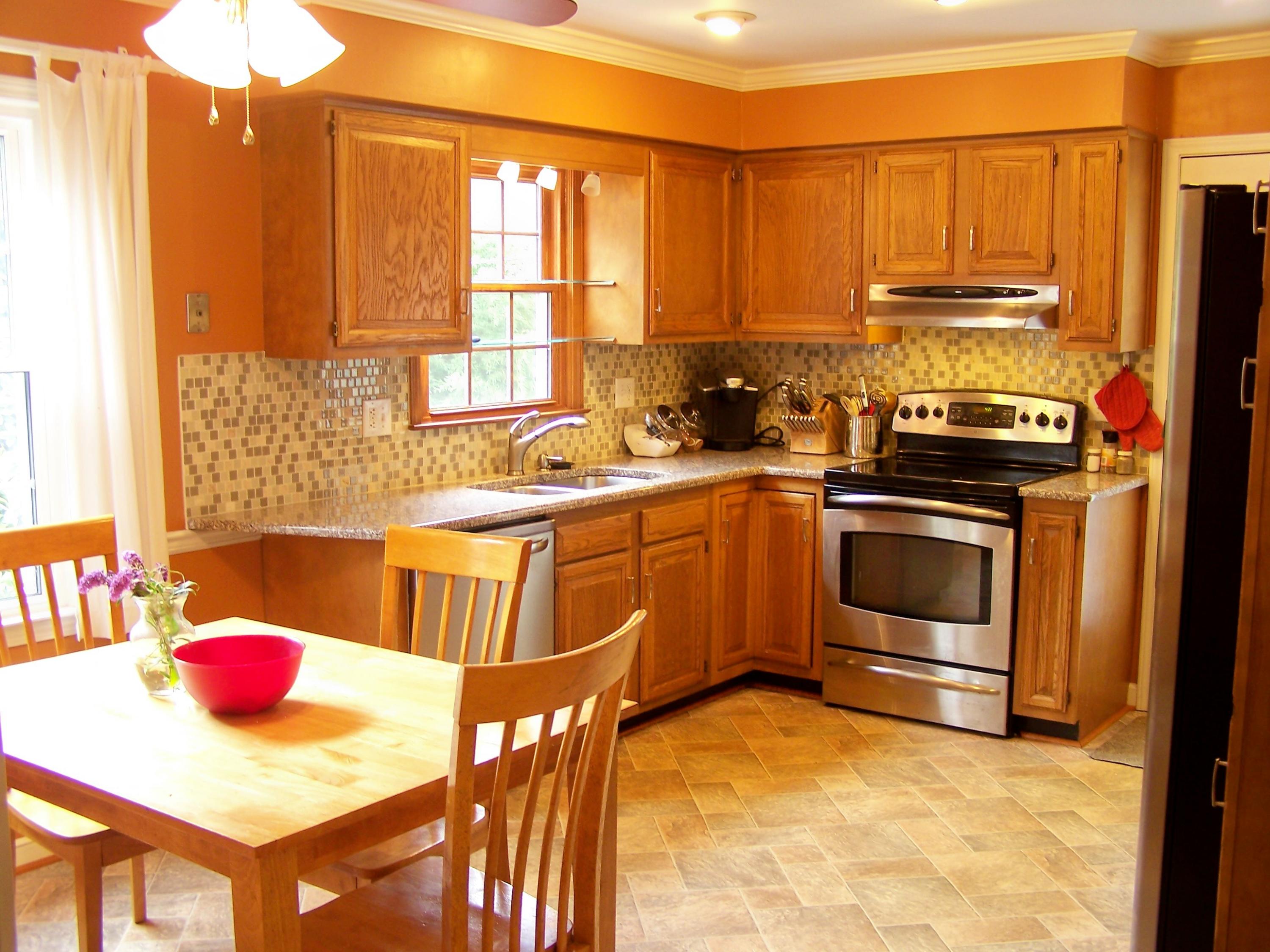3260 Longhorn Road Roanoke, VA 24018 - Photo 13 of 41 Beautifully Updated Kitchen