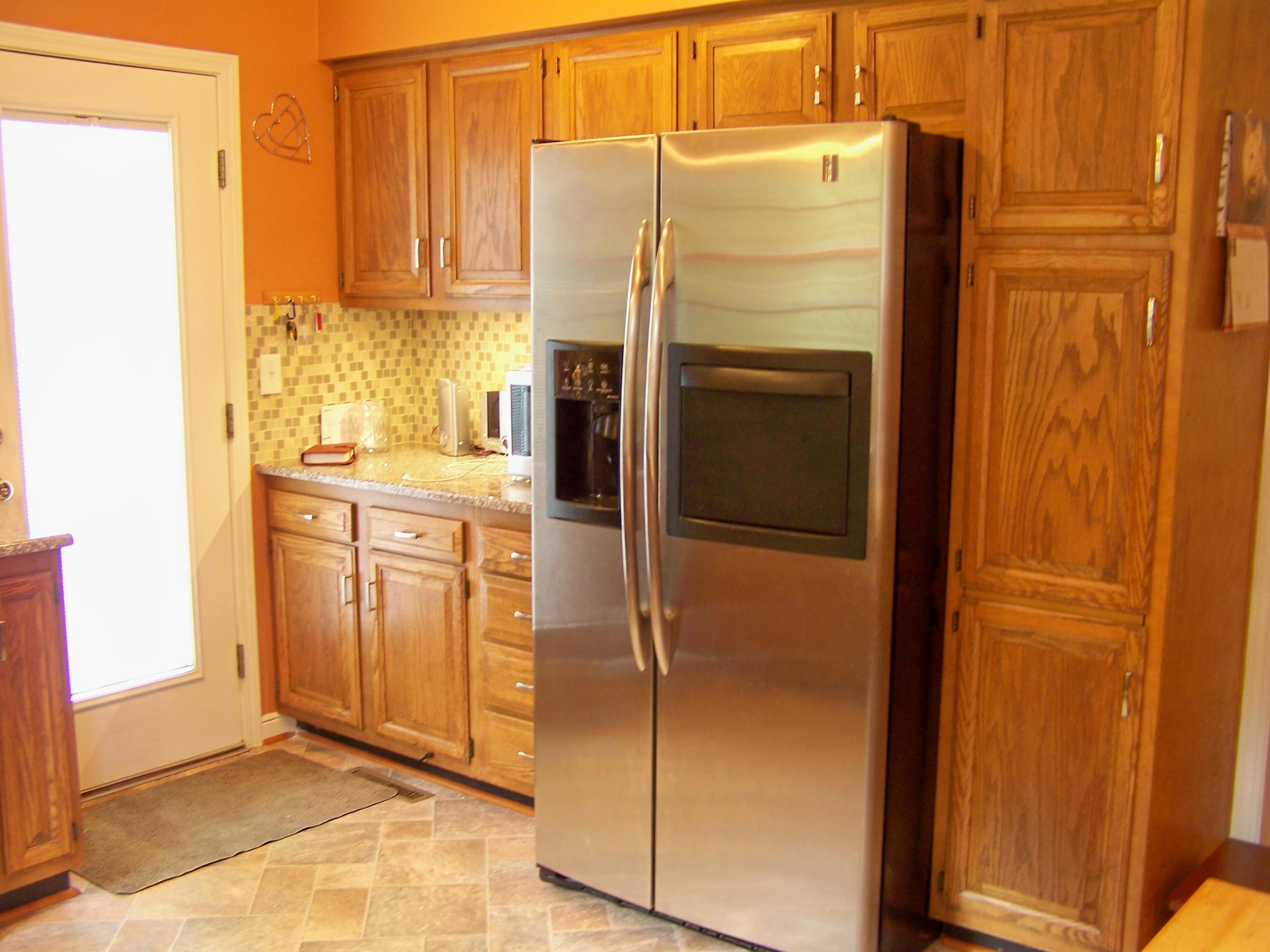 3260 Longhorn Road Roanoke, VA 24018 - Photo 15 of 41 Ample Cabinet Storage