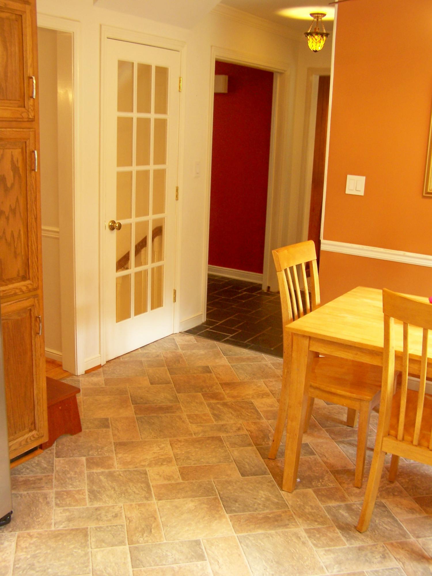 3260 Longhorn Road Roanoke, VA 24018 - Photo 18 of 41 Let's Go See the Family Room...