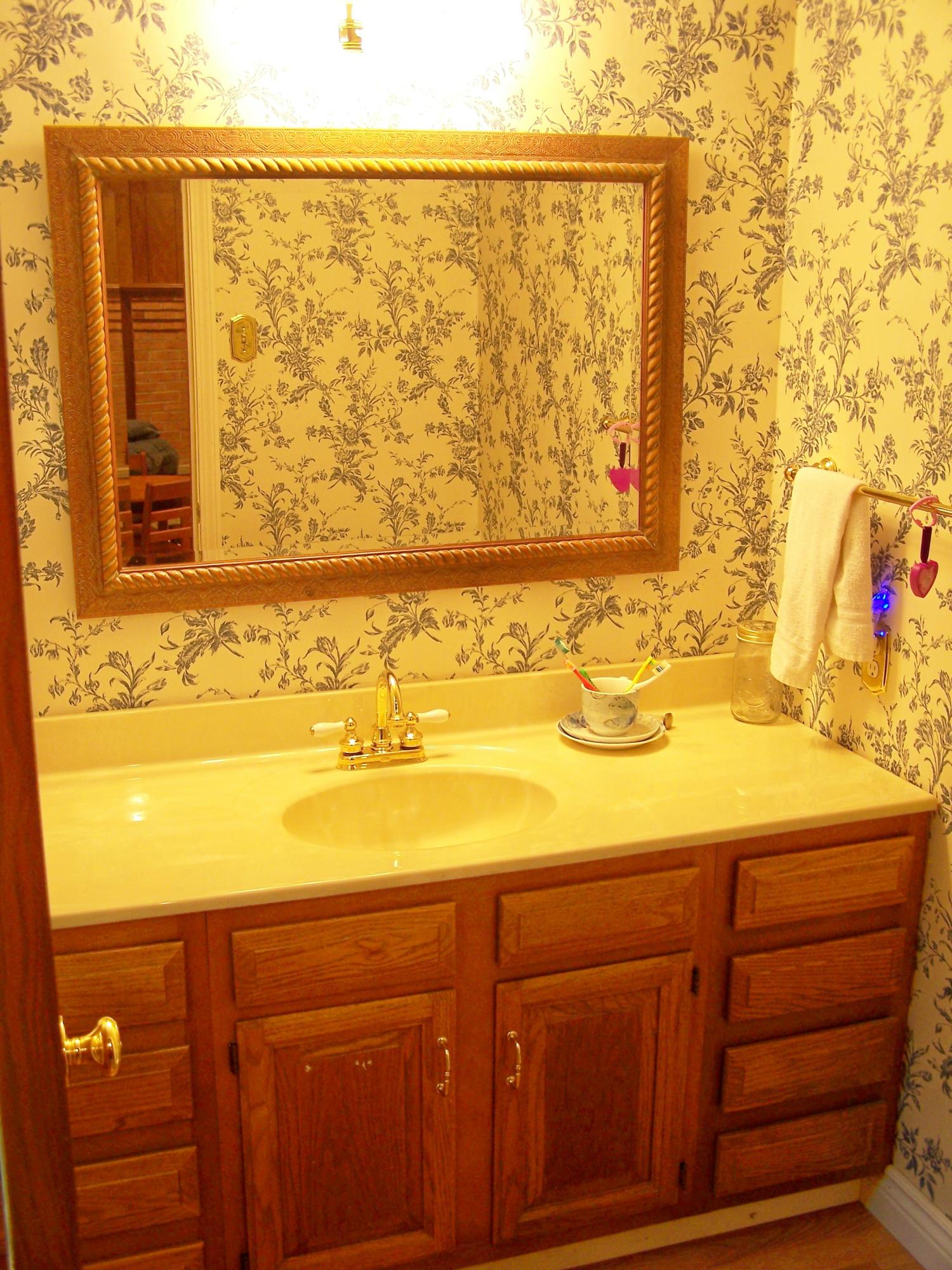 3260 Longhorn Road Roanoke, VA 24018 - Photo 20 of 41 Entry-level Half Bathroom
