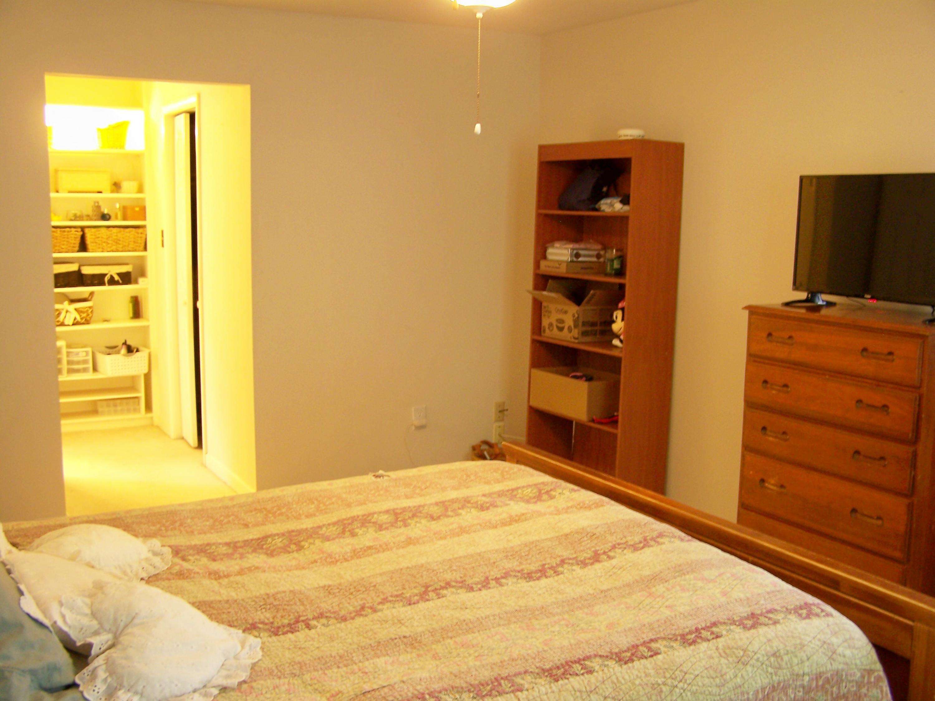 3260 Longhorn Road Roanoke, VA 24018 - Photo 24 of 41 Walk-in Closet