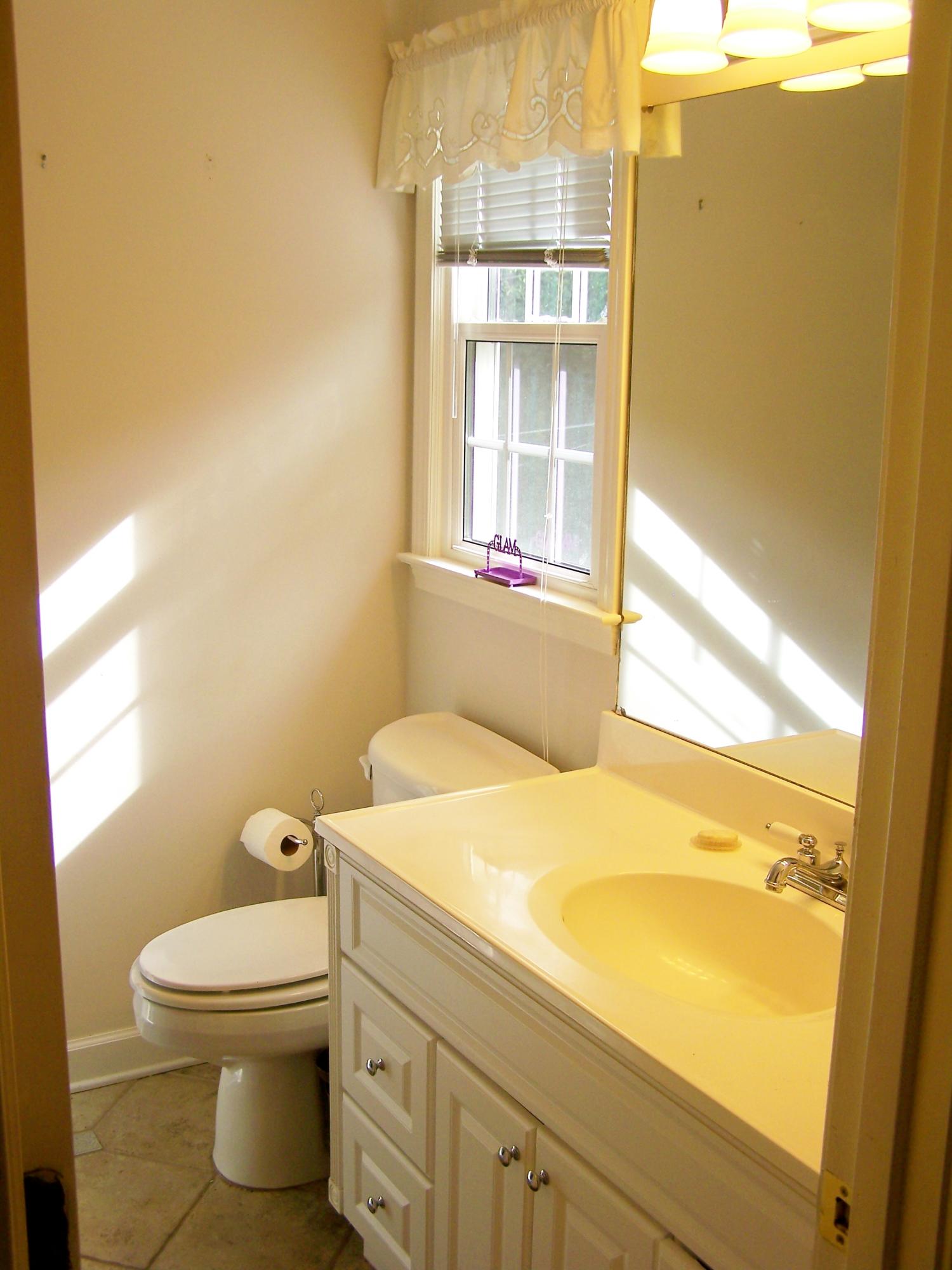 3260 Longhorn Road Roanoke, VA 24018 - Photo 26 of 41 Private Master Bathroom