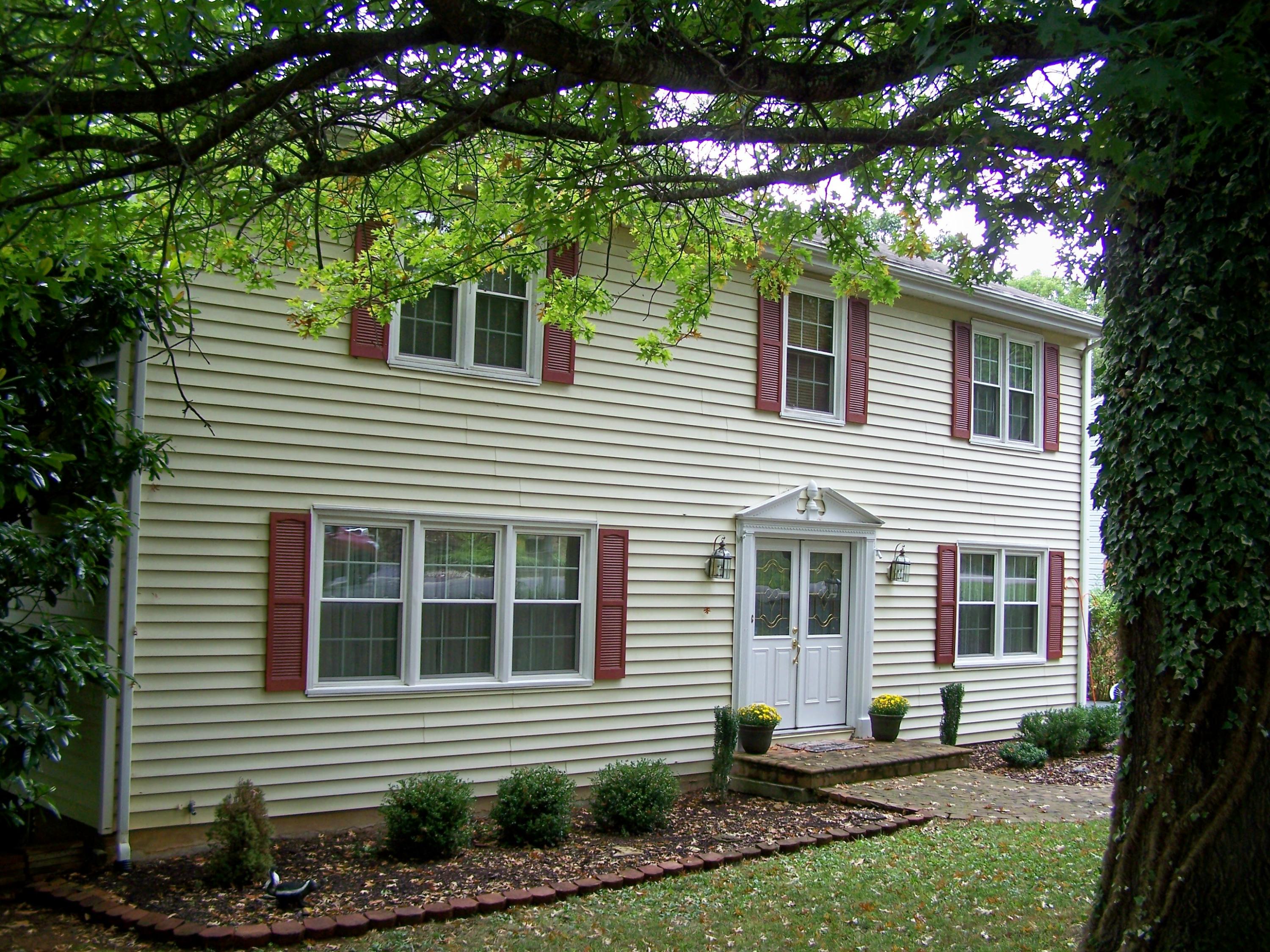 3260 Longhorn Road Roanoke, VA 24018 - Photo 5 of 41 Low-maintenance Vinyl-sided Exterior