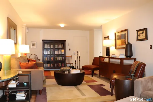 $109,000 | 31 Woodland Street, Unit 1J, Hartford, CT 06111