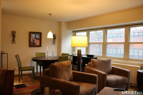 $109,000 | 31 Woodland Street, Unit 1J, Hartford, CT 06111