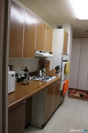 $109,000 | 31 Woodland Street, Unit 1J, Hartford, CT 06111