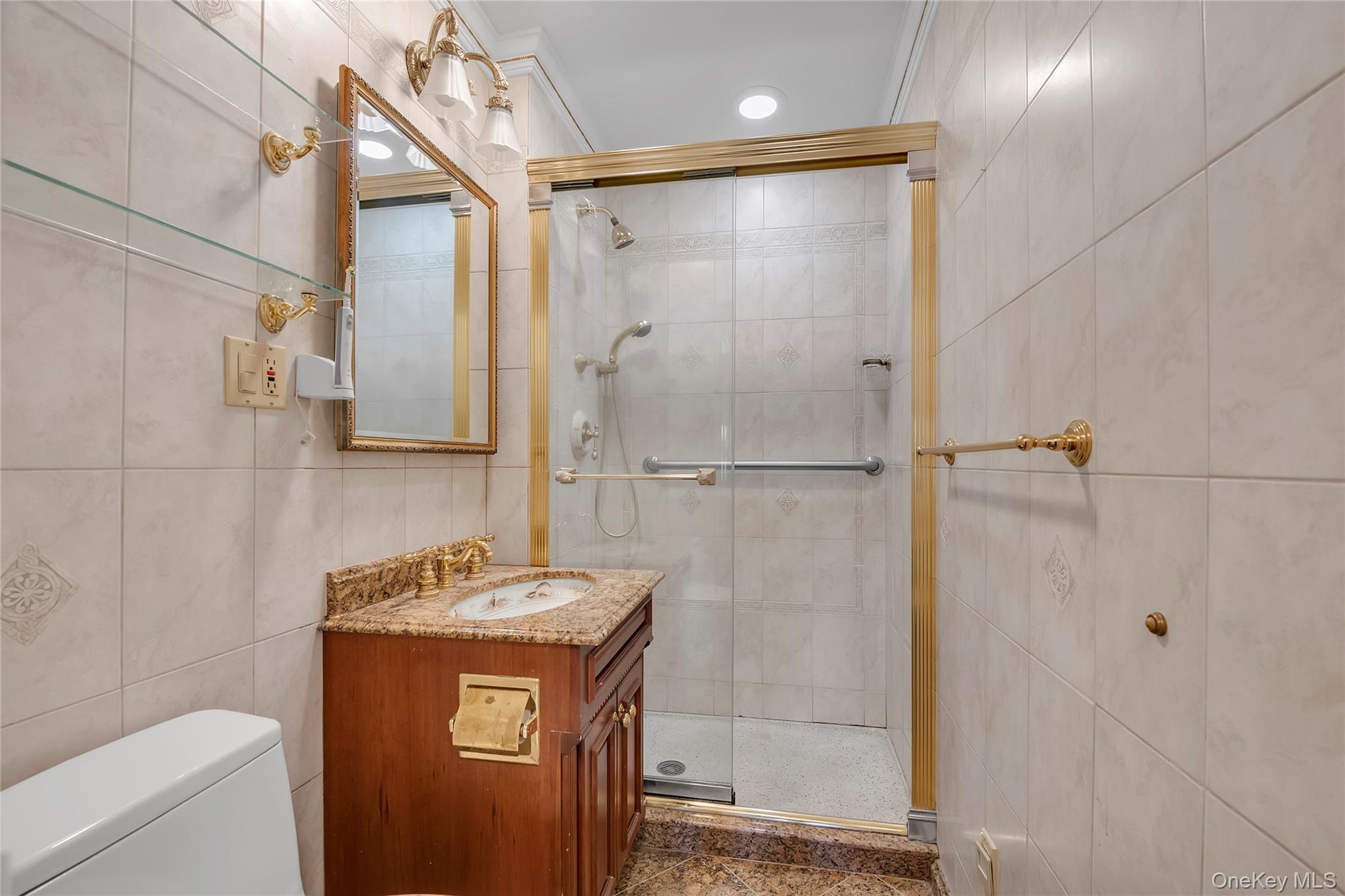 20 Canterbury Road, Unit 2C Great Neck, NY 11021 - Photo 12 of 20