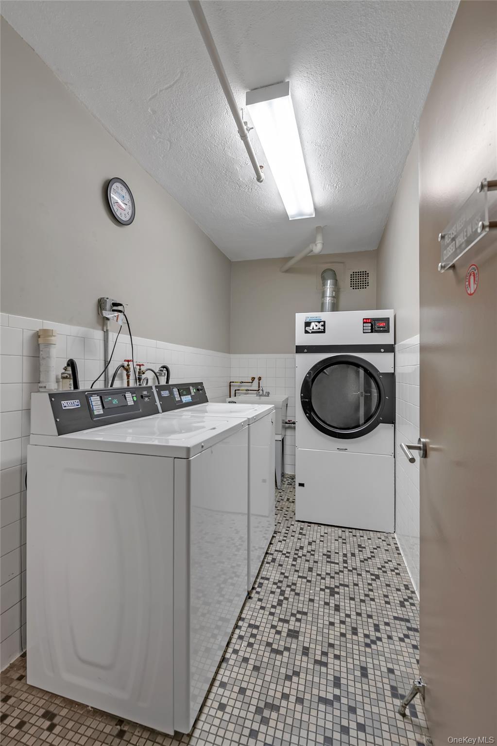 20 Canterbury Road, Unit 2C Great Neck, NY 11021 - Photo 18 of 20