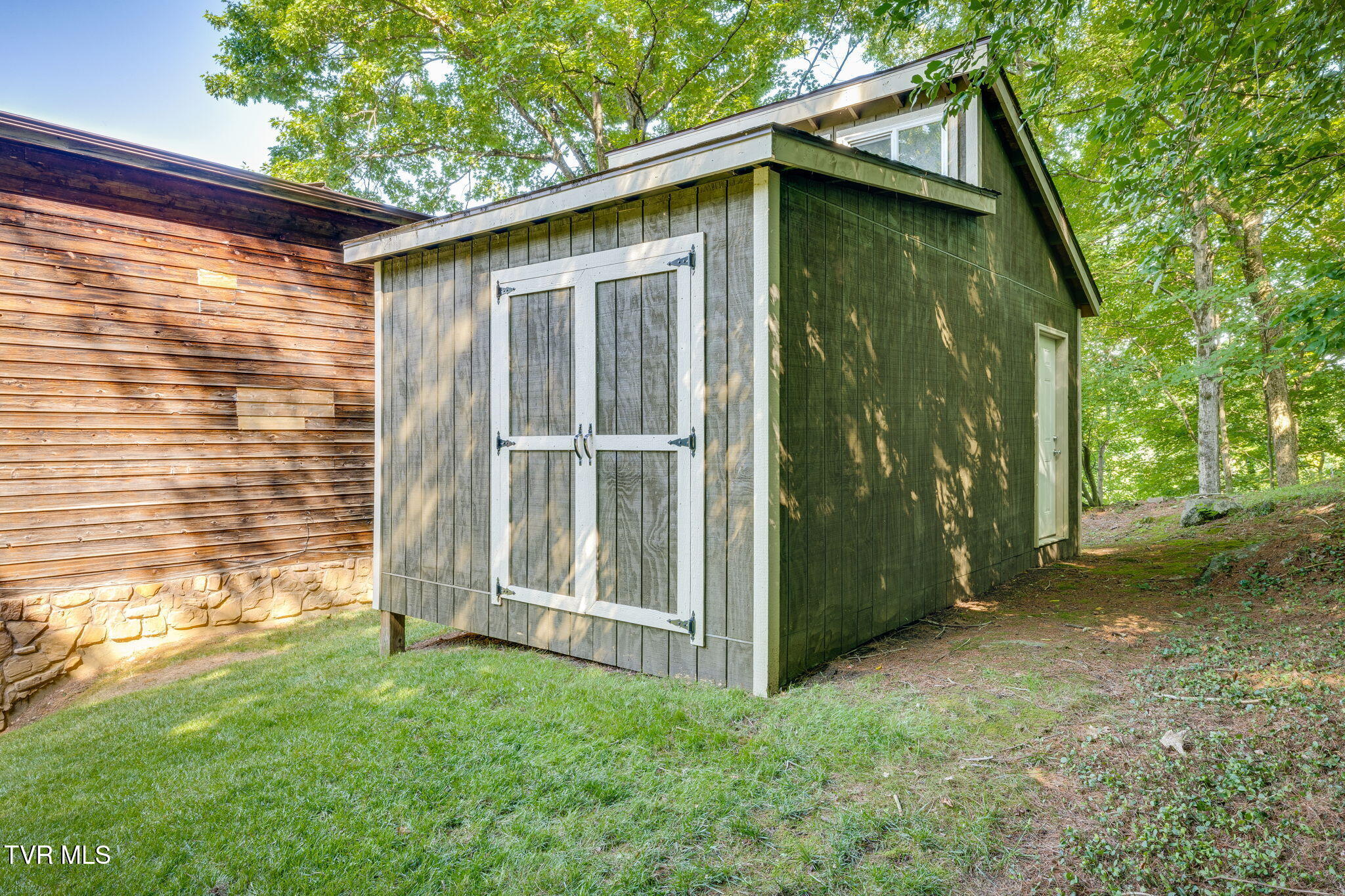 1450 East Shipley Ferry Road Kingsport, TN 37663 - Photo 39 of 49 Shed