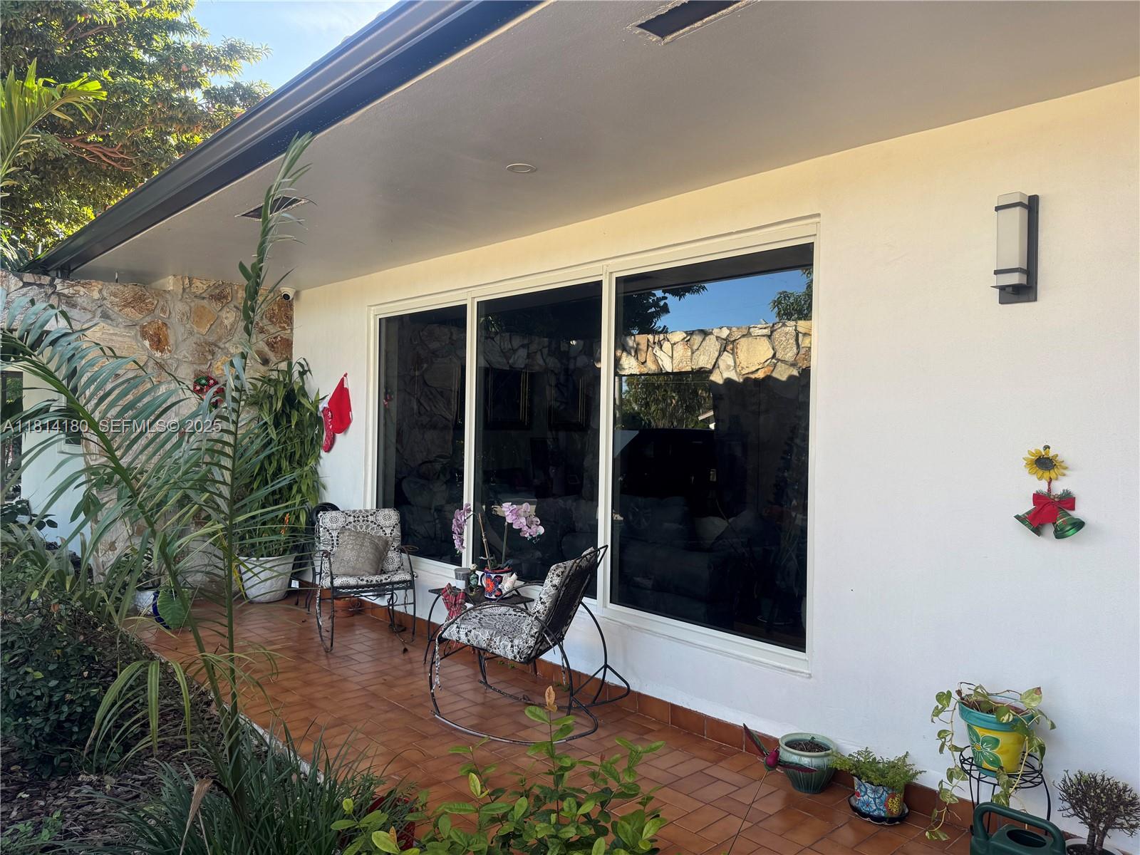220 Northwest 130th Avenue Miami, FL 33182 - Photo 20 of 32 a living room with furniture