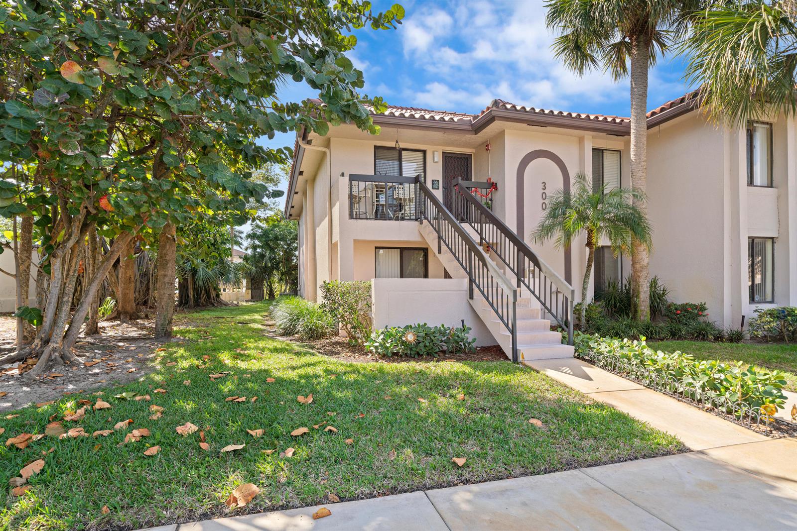 300 East Club Circle, Unit 110 Boca Raton, FL 33487 - Photo 2 of 18 Gallery Image 2
