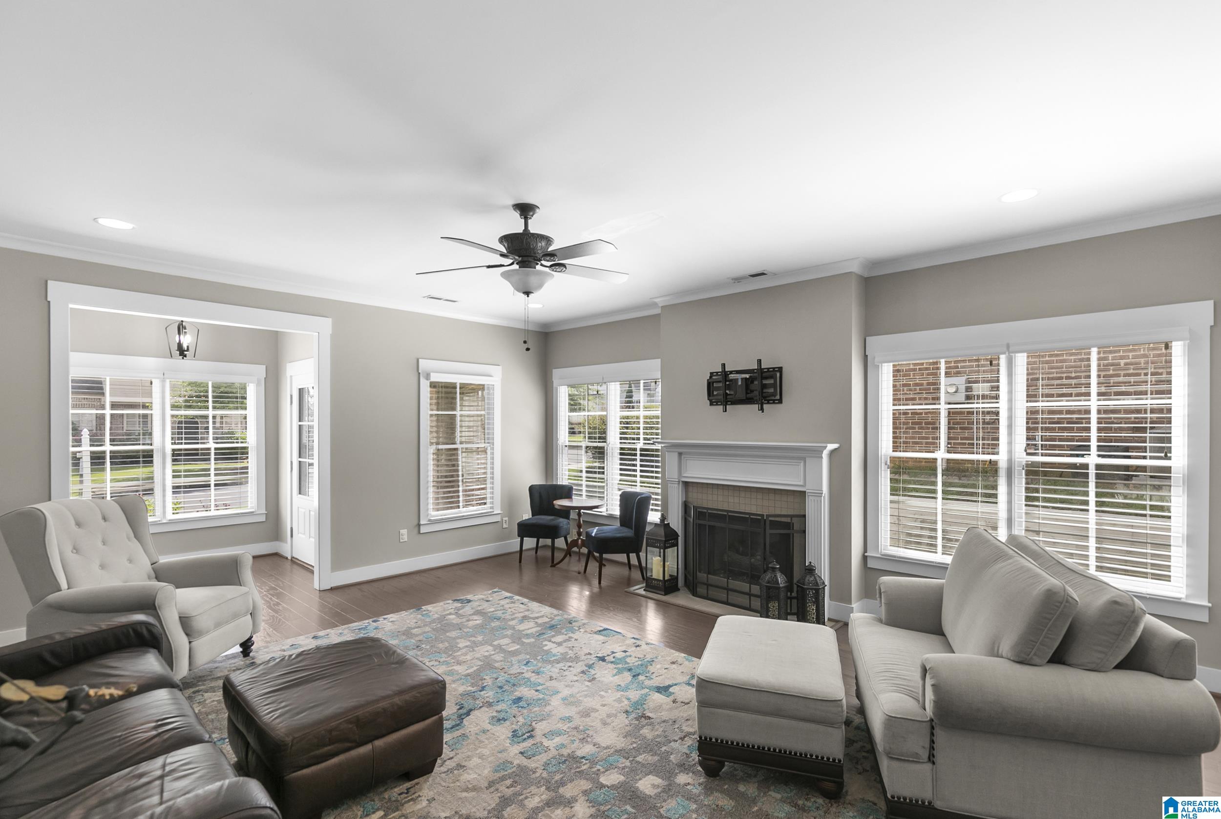 887 Valley Circle Leeds, AL 35094 - Photo 8 of 27