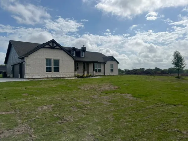 $476,900 | 2627 Witness Tree Road, Terrell, TX 75161
