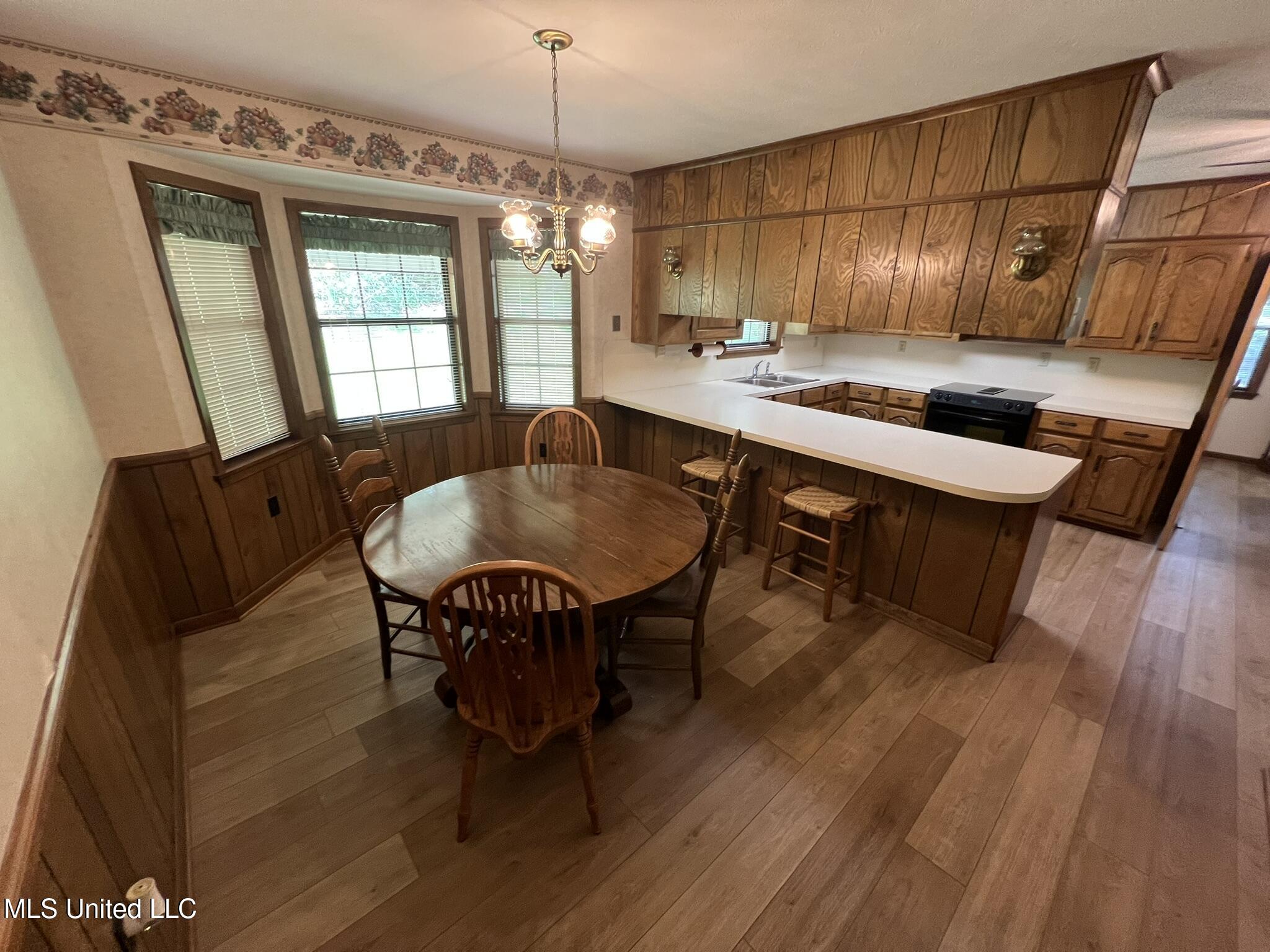 1462 Bridgers Drive Raymond, MS 39154 - Photo 15 of 37 Kit Dining