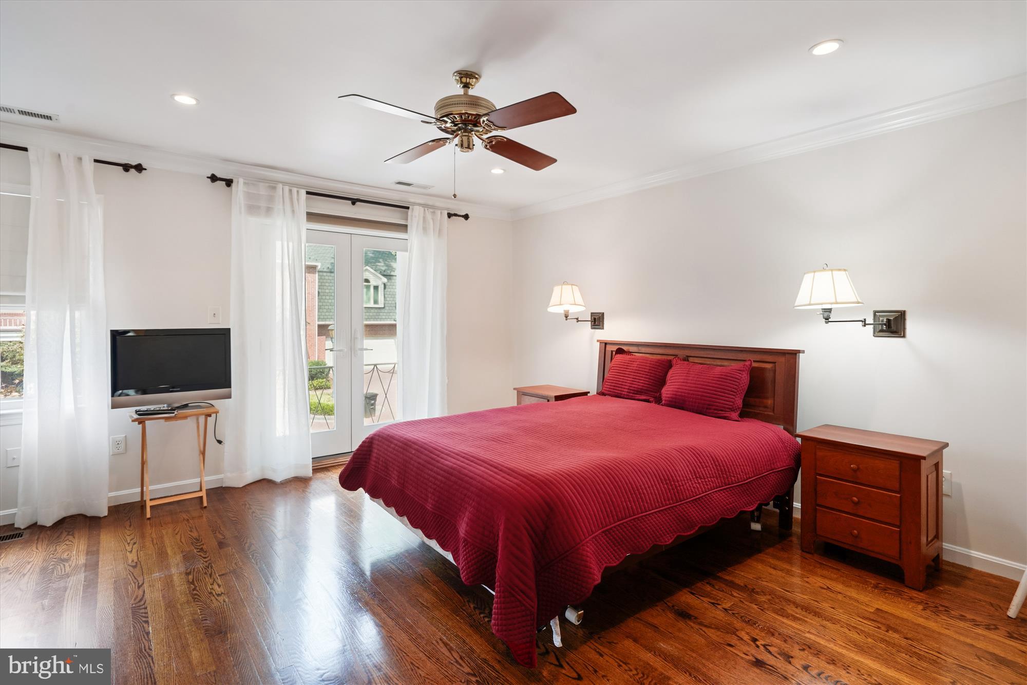 3922 North Glebe Road Arlington, VA 22207 - Photo 26 of 46 Primary Bedroom