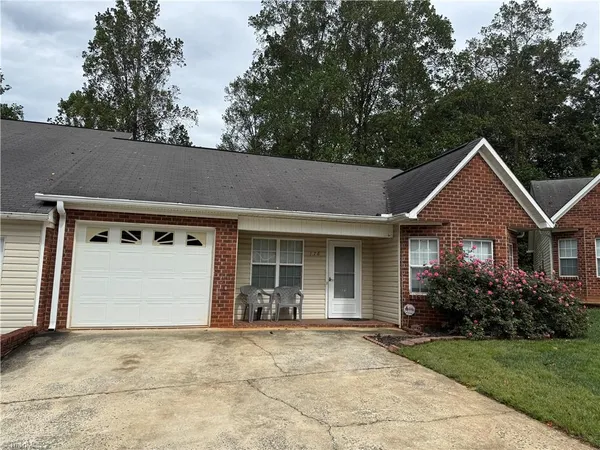 $190,000 | 178 Bethania Oaks Circle, Pfafftown, NC 27040