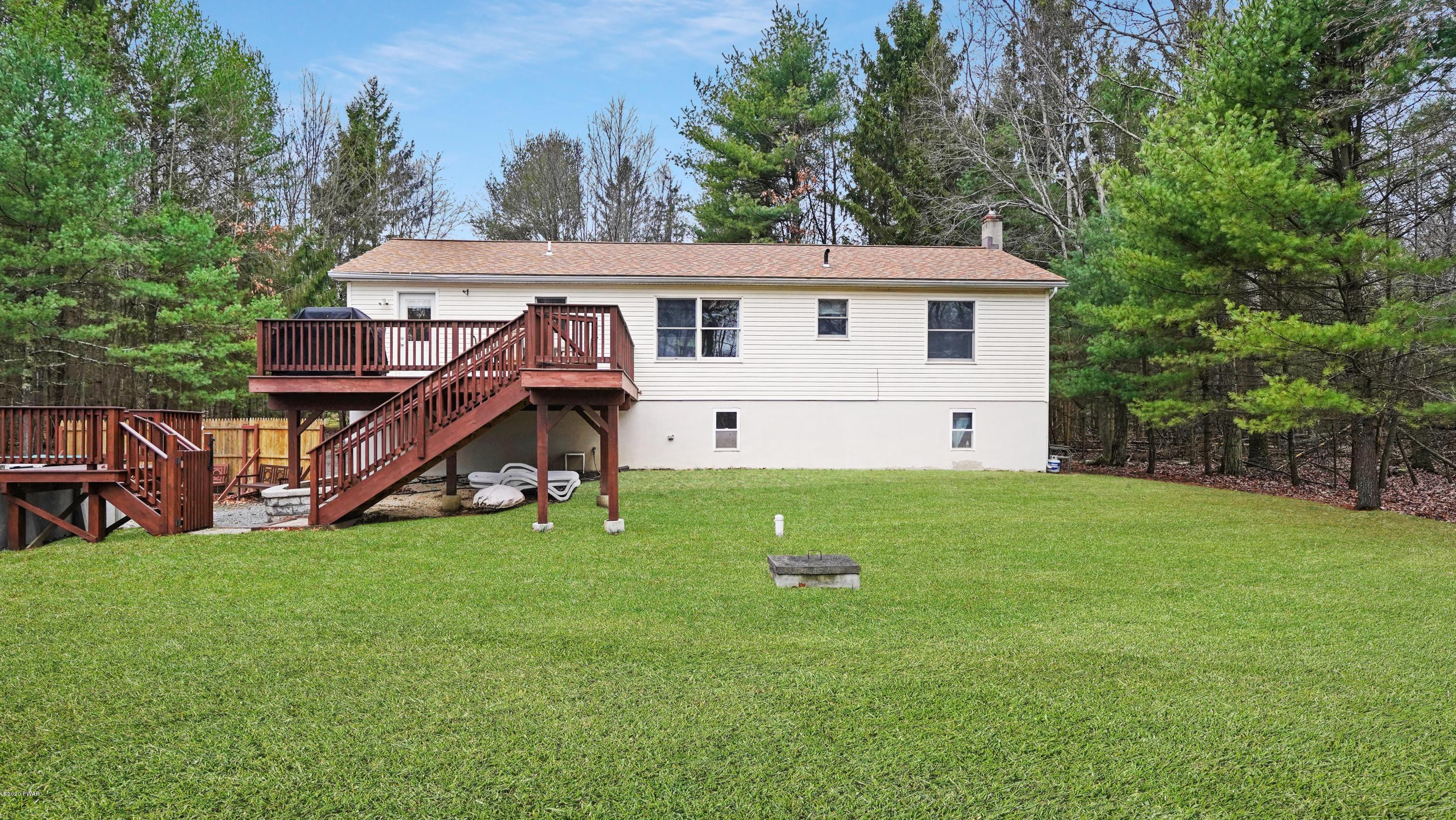 524 Raymondskill Road Milford, PA 18337 - Photo 4 of 27 DSC03716