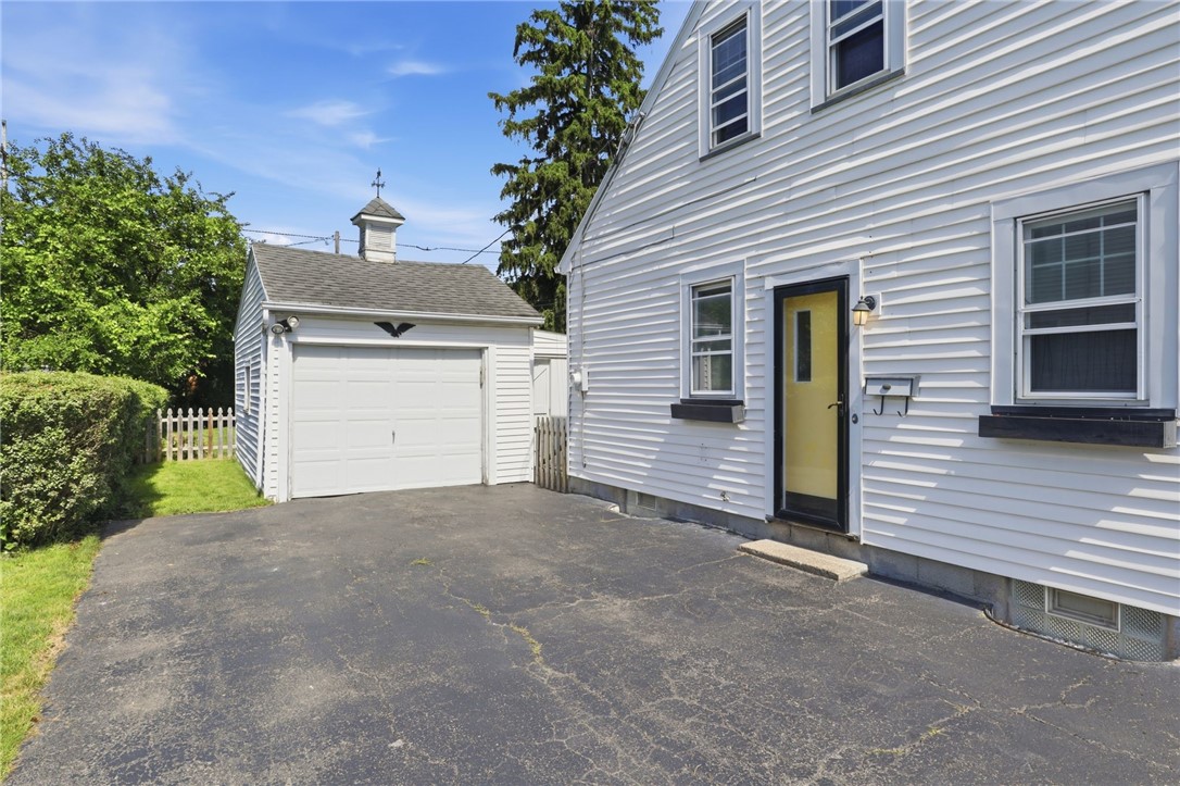 499 Shelford Road Irondequoit, NY 14609 - Photo 31 of 42