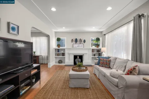 $849,000 | 4426 Park Boulevard, Oakland, CA 94602