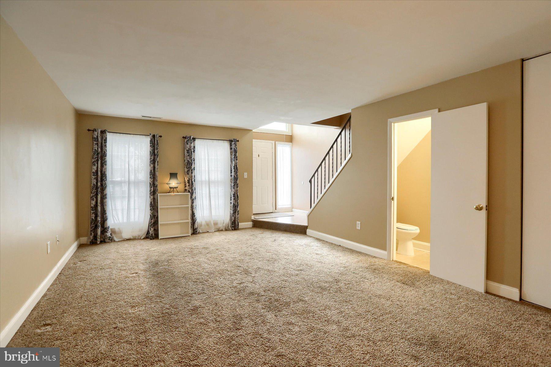 656 Lopax Road Harrisburg, PA 17112 - Photo 4 of 27