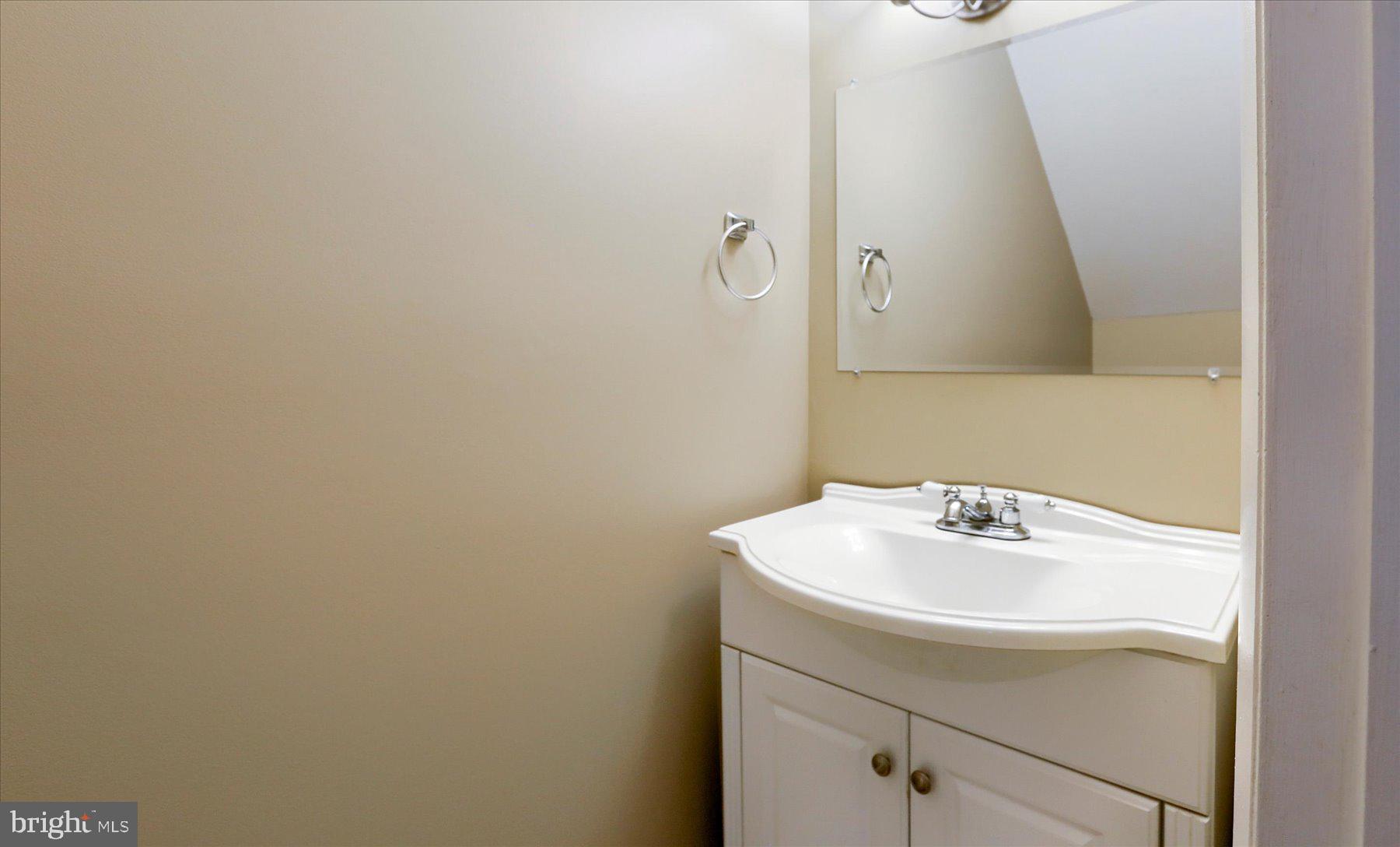 656 Lopax Road Harrisburg, PA 17112 - Photo 7 of 27