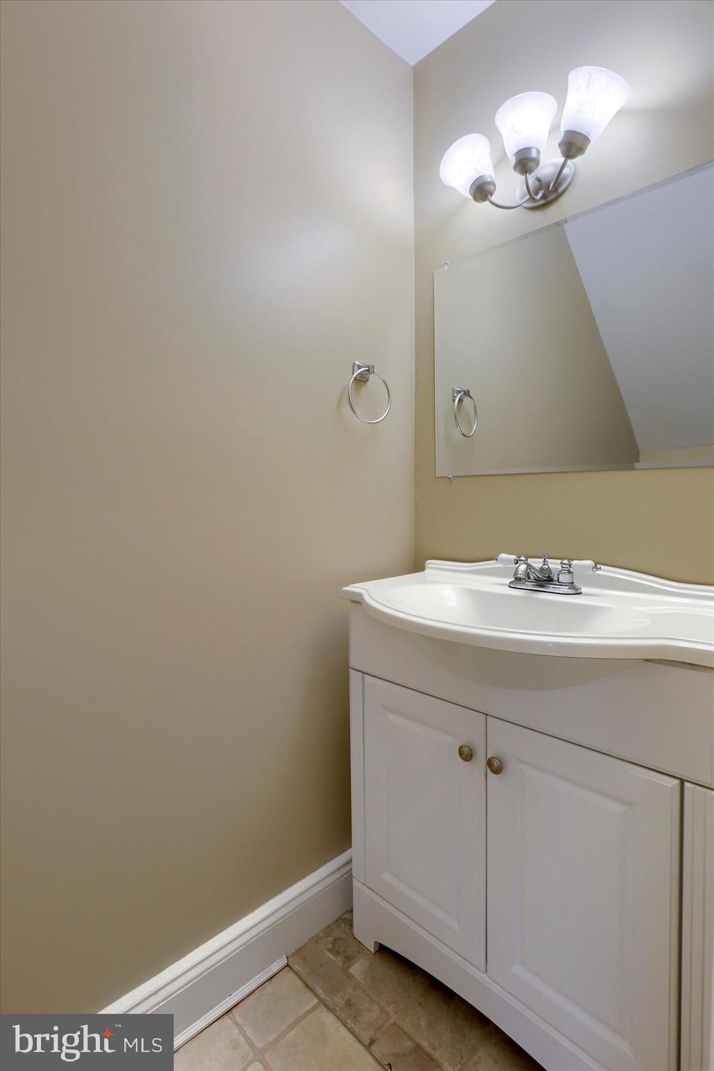 656 Lopax Road Harrisburg, PA 17112 - Photo 8 of 27