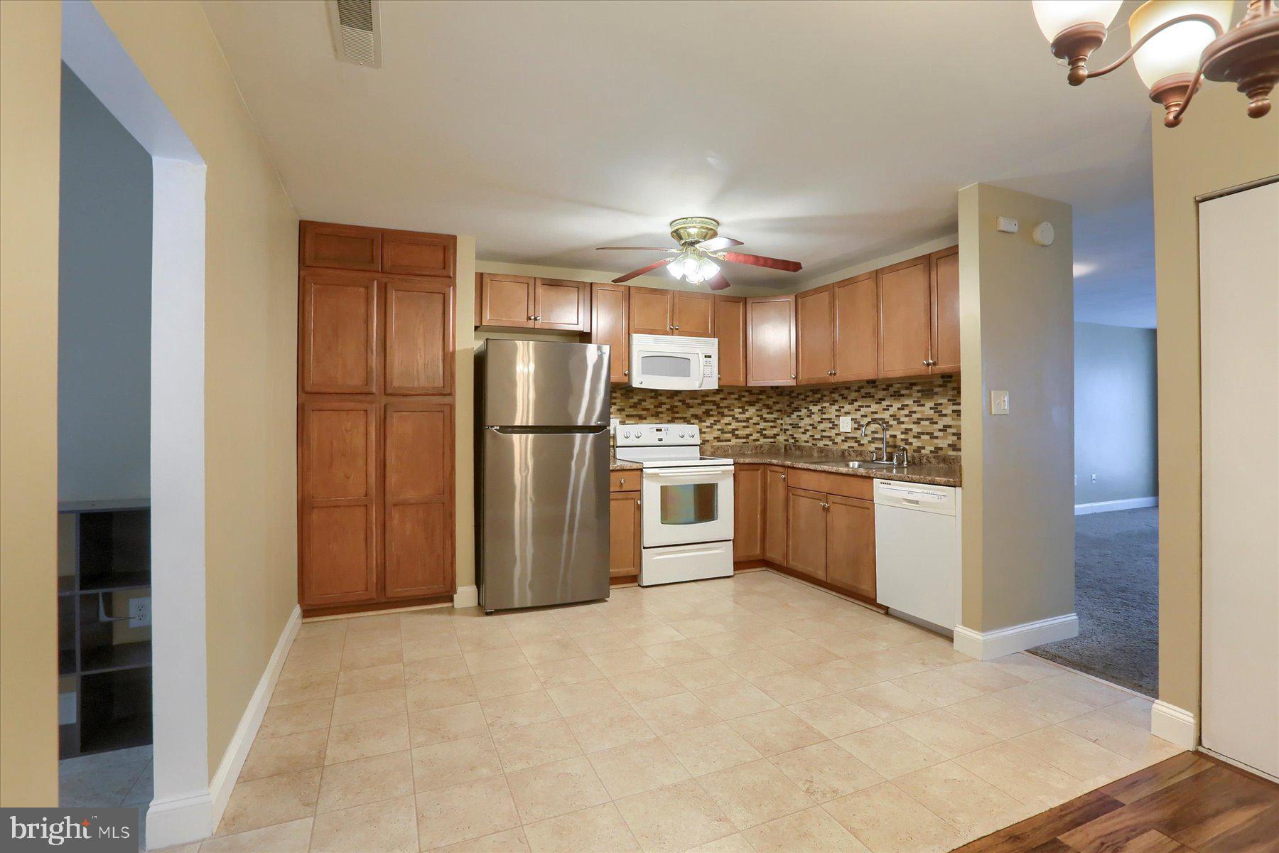 656 Lopax Road Harrisburg, PA 17112 - Photo 10 of 27