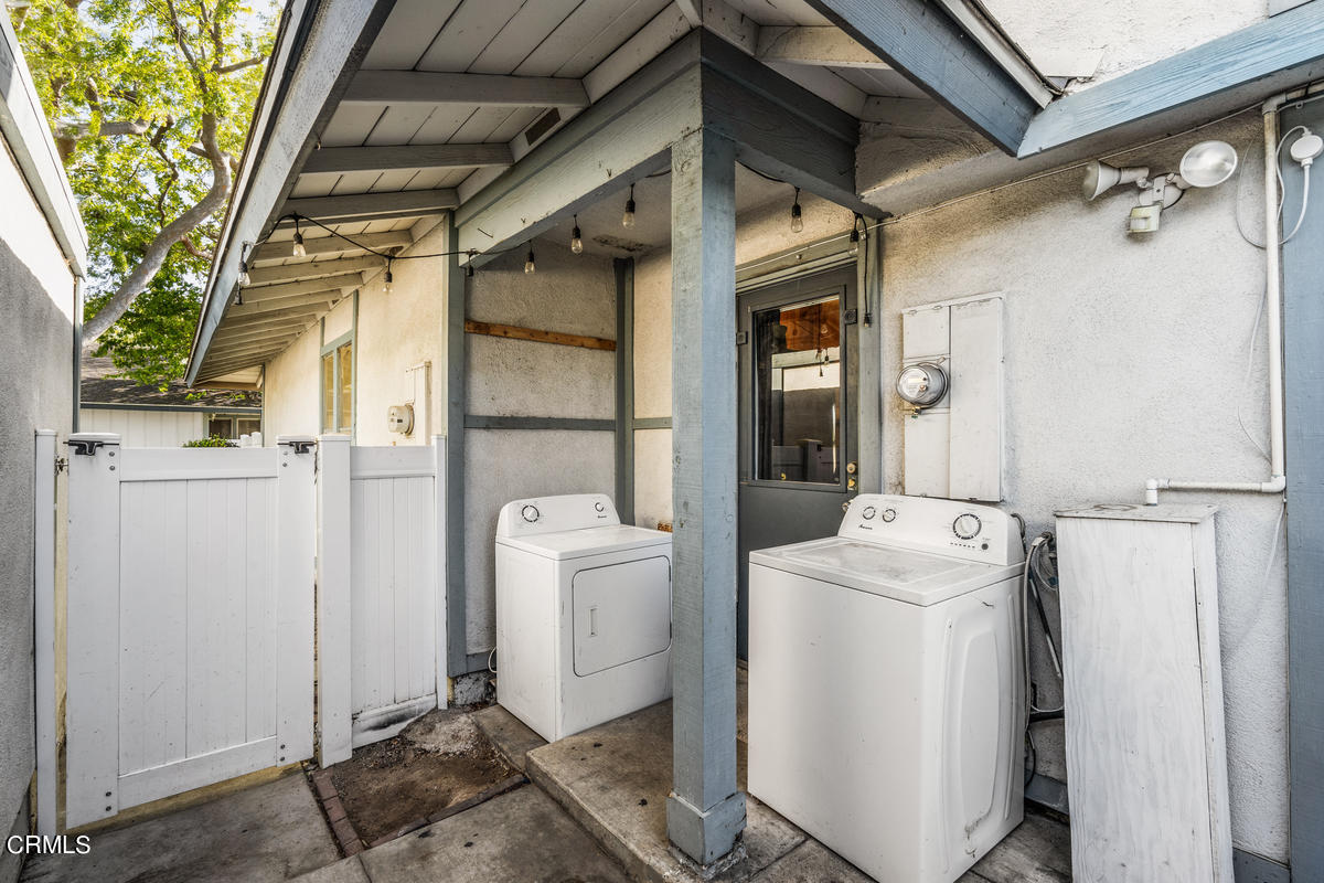 2117 Miramar Walk Oxnard, CA 93035 - Photo 23 of 30 a utility room with dryer and washer